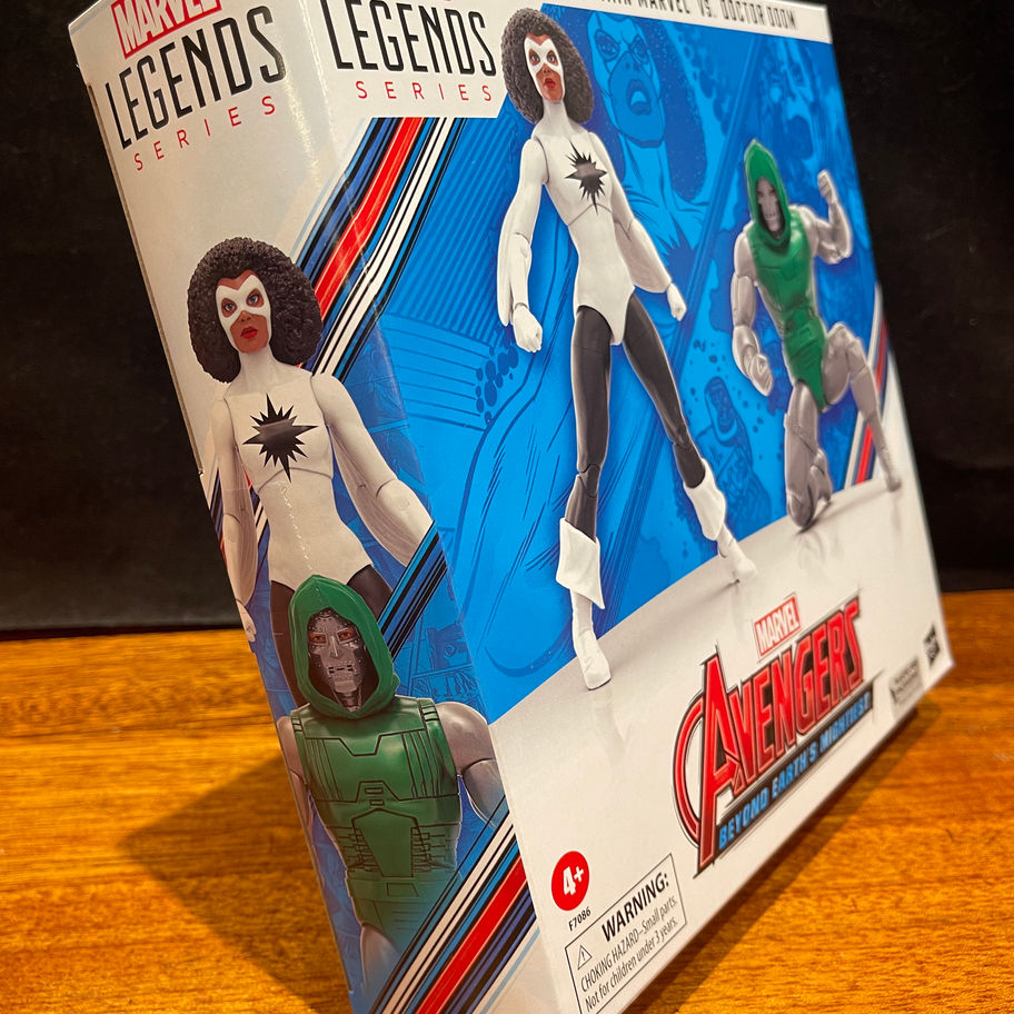Marvel Legends CAPTAIN MARVEL VS DOCTOR DOOM Avengers 60th Anniversary