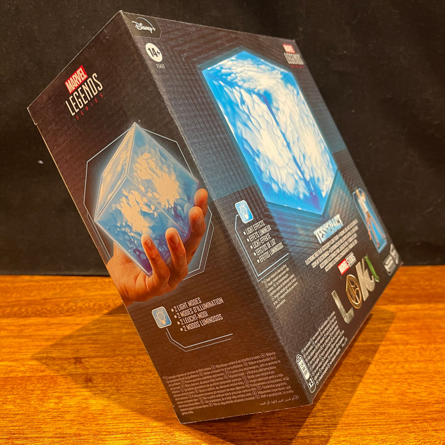 Marvel Legends LOKI TESSERACT with LOKI 6" Action Figure