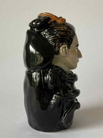 Saltstreuer von Franz Kafka als Käfer, Verwandlung, Skulptur herstellen lassen