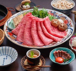 肉のひろ重で提供する厳選和牛の盛り合わせ