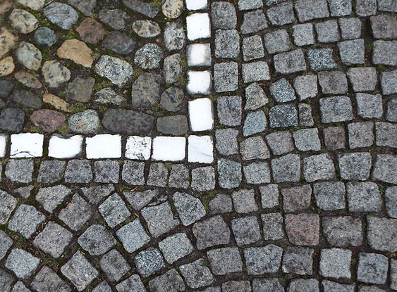 DETAIL ZPEVNĚNÉ PLOCHY KAMENÁ DLAŽBA V PŘEROVĚ