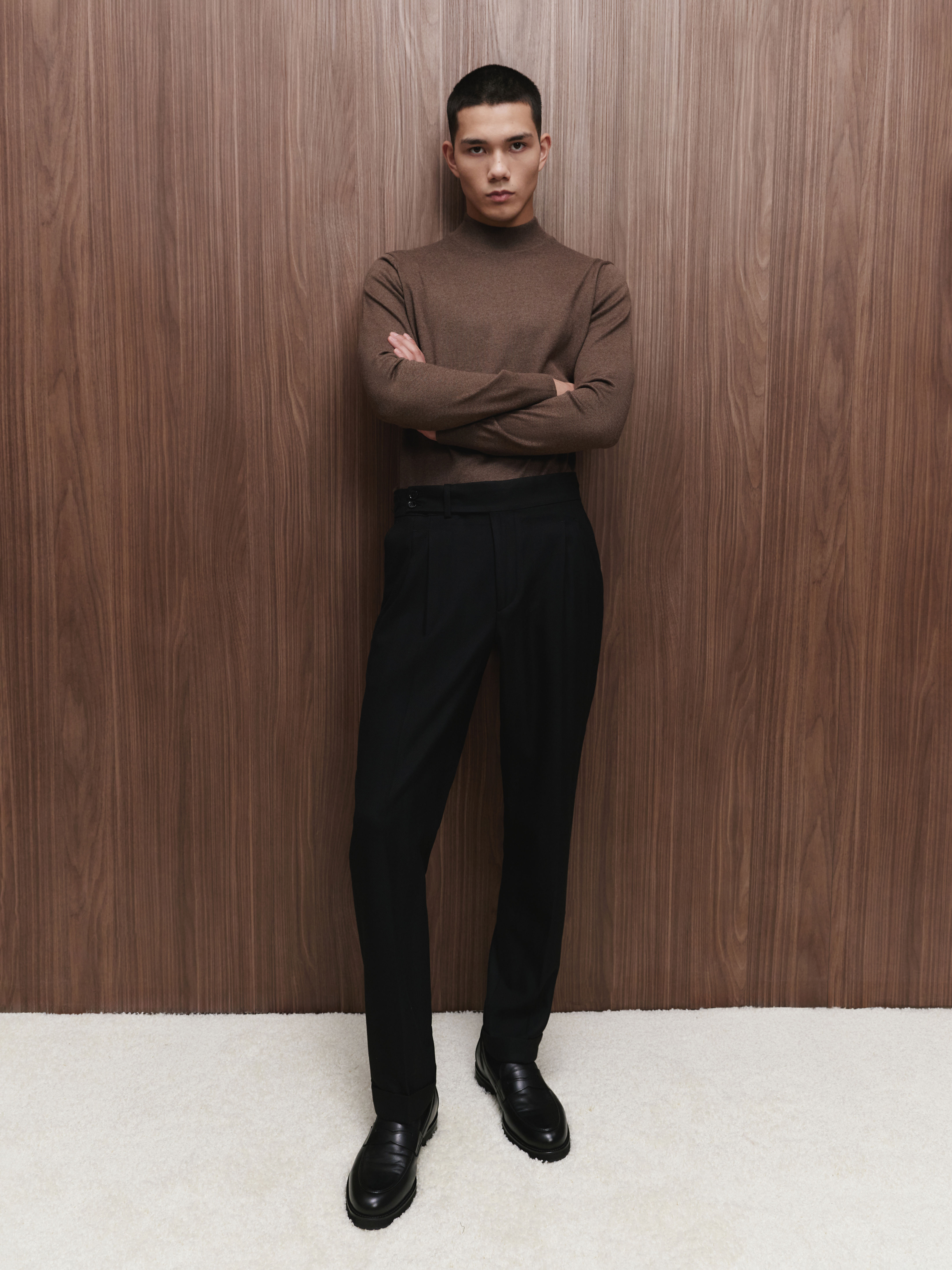 Чоловічі класичні брюки гурка чорного кольору зі структурноі тканини