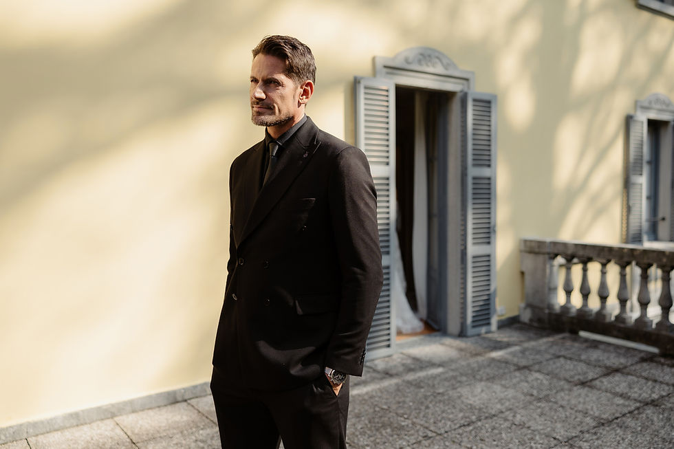 Прев'ю: Чоловічий класичний двобортний костюм