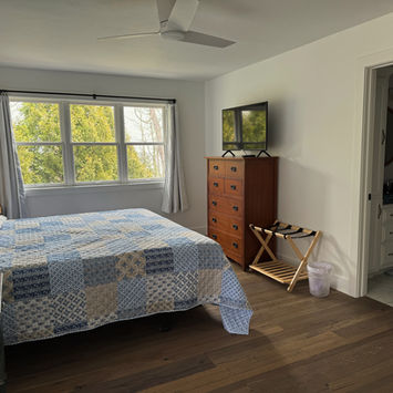 Bedroom with King Bed, Queen Bed, XL Twin Bed and En-suite bathroom 