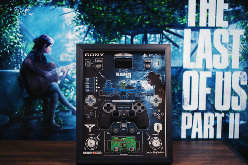 TAKE OVER 新品未開封 PS4 Disassembled Sony Controller PS4 the LAST OF US Frame Art