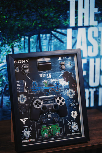 【新品、未開封】PS4 the last of us limited s-l400.jpg