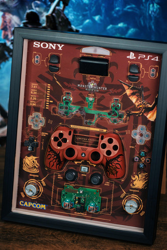PlayStation4 - PS4本体＋コントローラー＋MHW一本 島風デコver. Disassembled Sony Controller PS4 MONSTER HUNTER WORLD Frame
