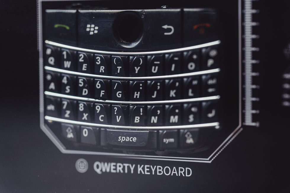 Miniature : Disassembled Blackberry Bold 9000 Frame Art