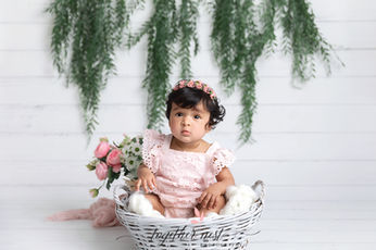 Melbourne South East VIC newborn maternity cake smash photographer Together Nest Photography By Prim Chieng