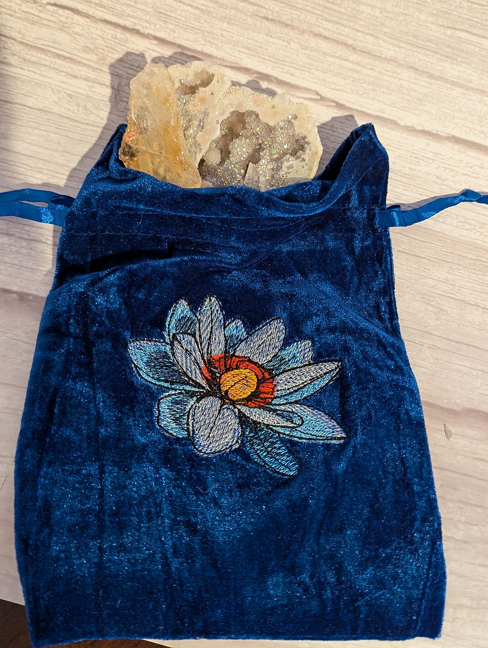 Thumbnail: Delicate Velvet Bags - Flower