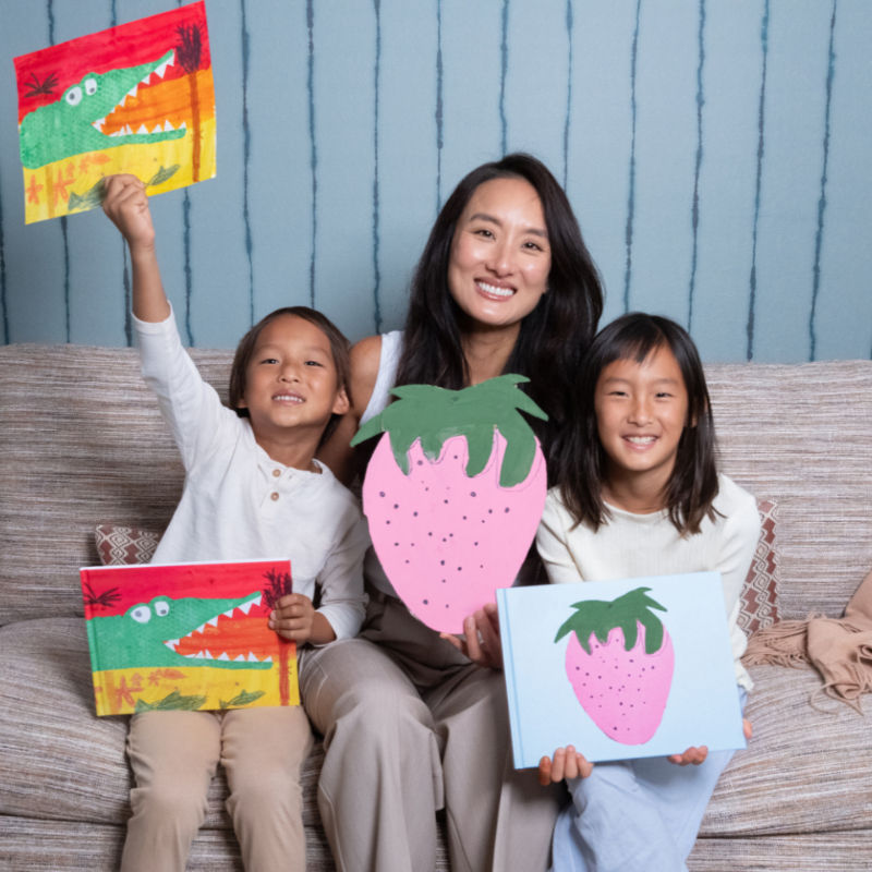 Turn your kids' drawings into a beautiful artwork archive - with Artkive. This personalized memory book is perfect for your family's coffee table or children's bookshelf.