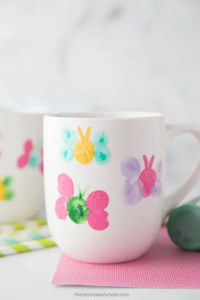 An example of a Butterfly Thumbprint hadn made mug courtesy of bestideasforkids.com