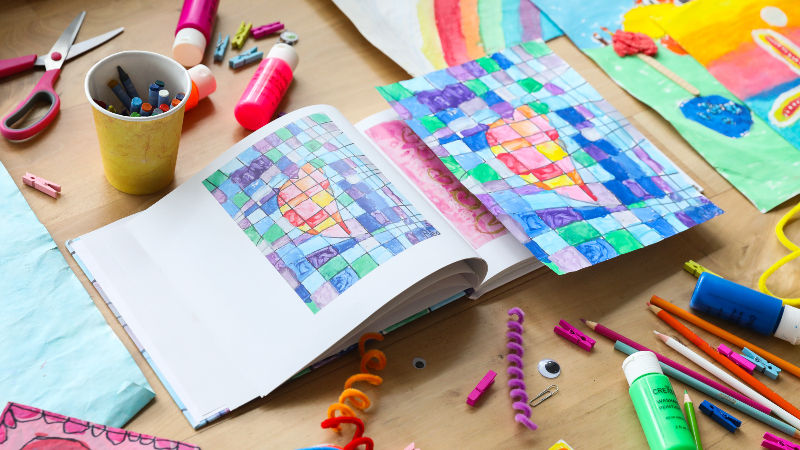 We sat down with Dr. Irina Morave, a child therapist in Irvine, California, to learn some of the key benefits of art education for kids.