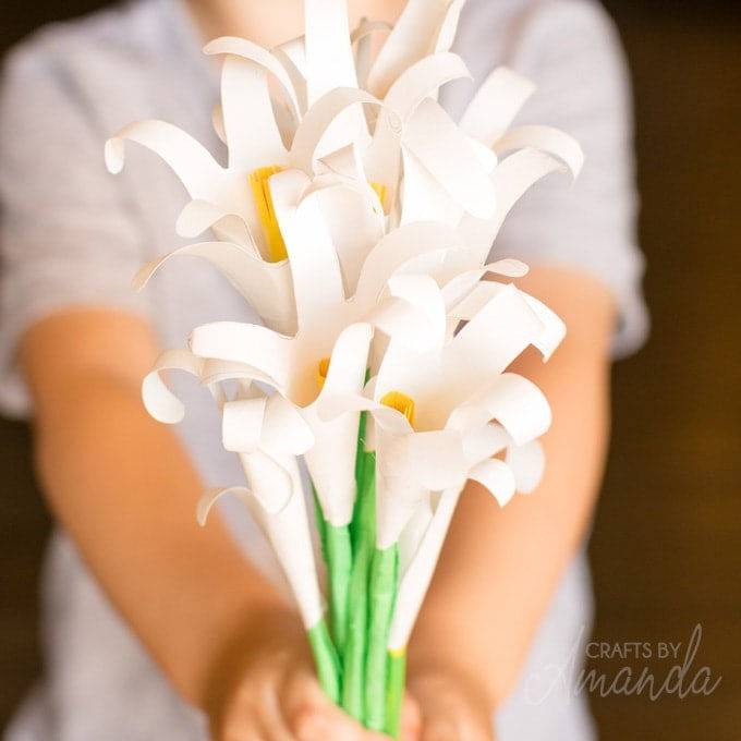 Handprint lilies - a simple yet beautiful easter children's craft