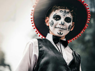 Artkive knows how important art is to cultural appreciation. Which is why we want to offer kids' arts and crafts ideas to help kids appreciate Dia de los Muertos.