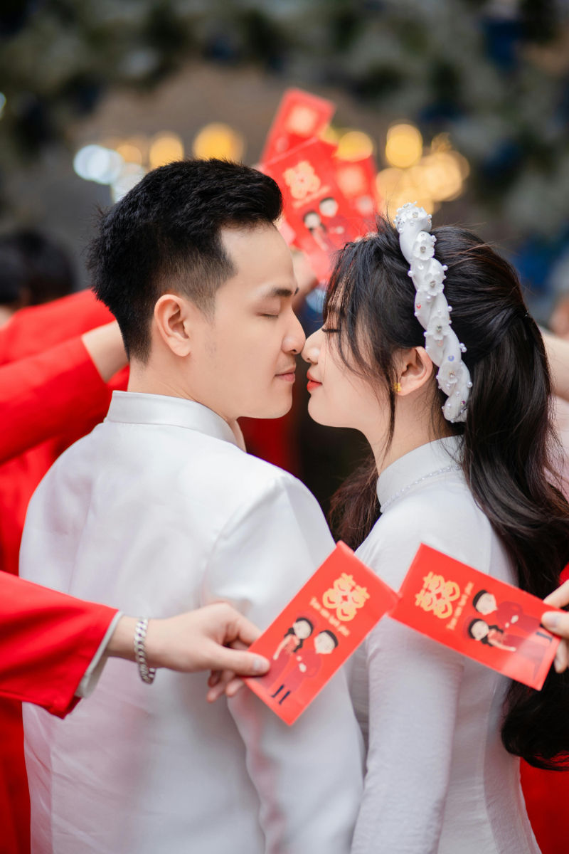Wedding cards and paper mementos can do so much more than sit in a shoebox in the closet. But your Big Day on display and celebrate your paper anniversary with a Cardkive Wedding Cards Memory Book!