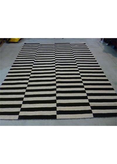 032032-AF K.TRIBAL-BLACK  WHITE 2,99X2,50=7,48 1205.08€