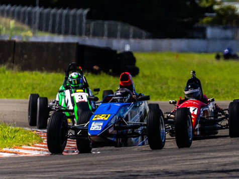 Blake Dowdall Formula First Manfield leading bincoe and foster.jpg