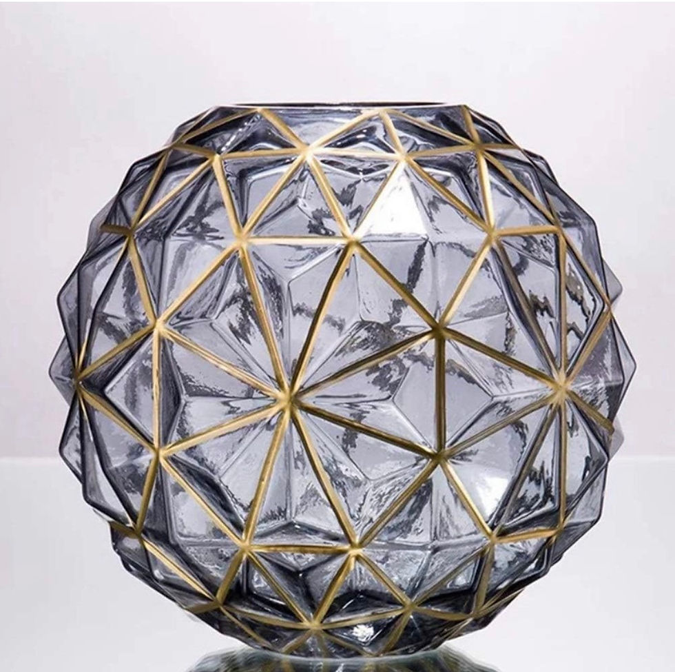 tella Geometric Grey with gold trim Vase Round