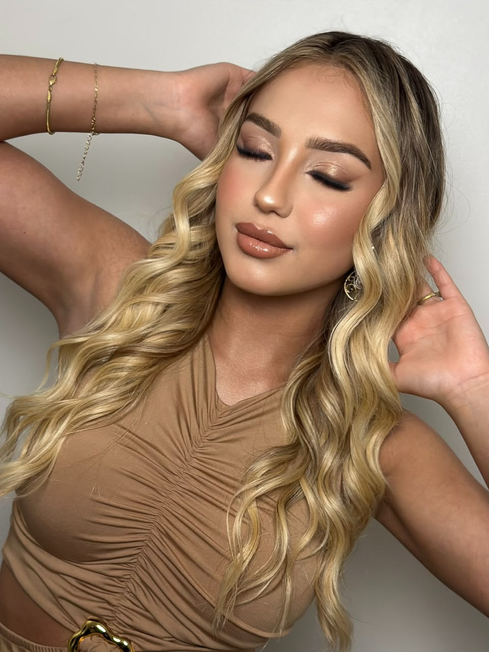 escova-cabelo-modelada-com-babyliss.jpg