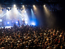 The Home Team Gets Loud At Sold Out Philadelphia Show