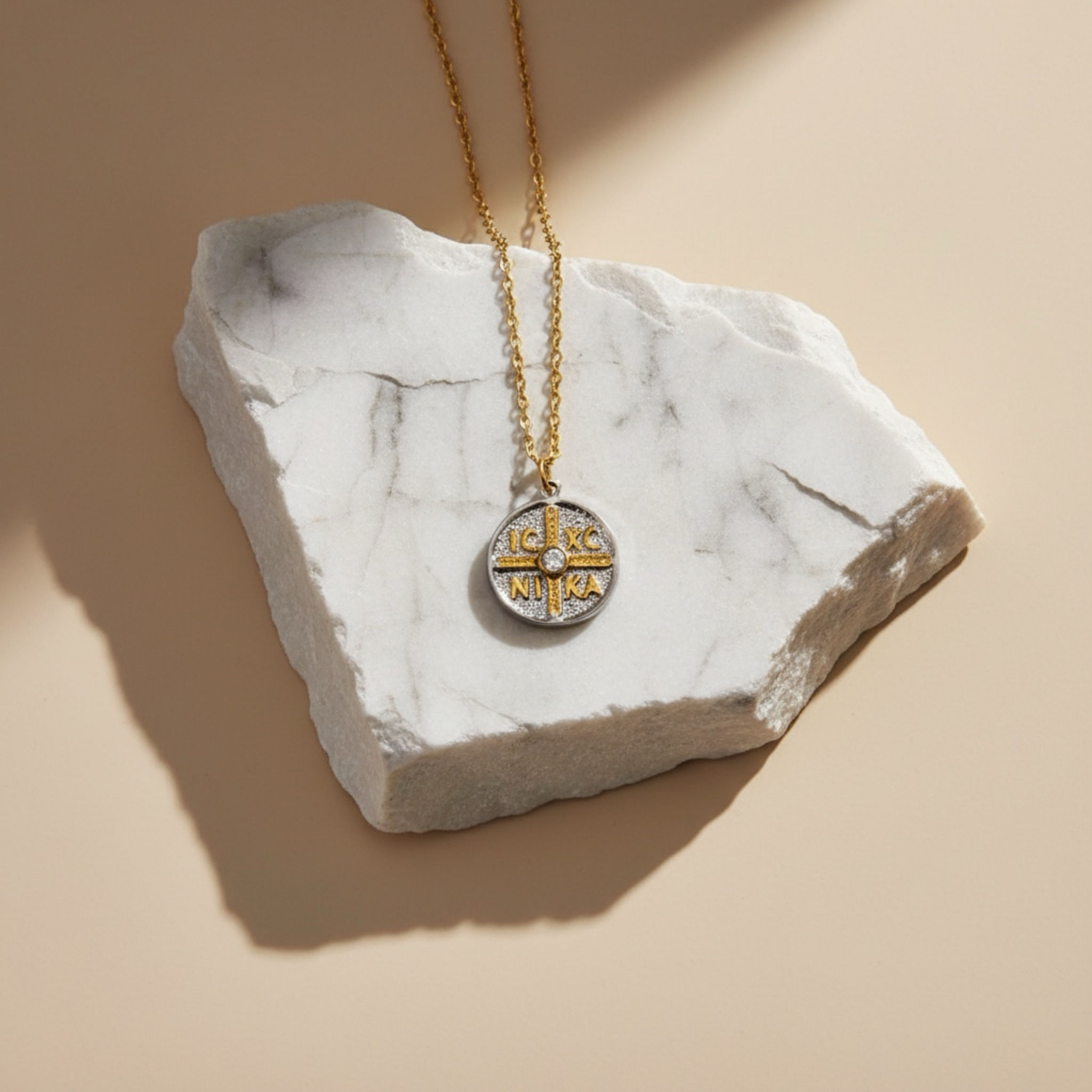 Nika - Ατσάλινο φυλαχτό Κωνσταντινάτο