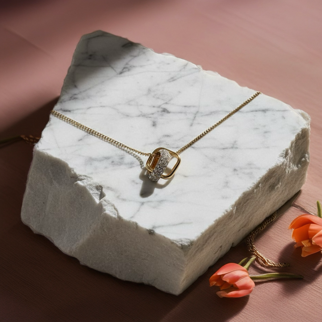 Duo - Ατσάλινο Κολιέ με σχέδιο τετράγωνο σε πλέξη & Στρας