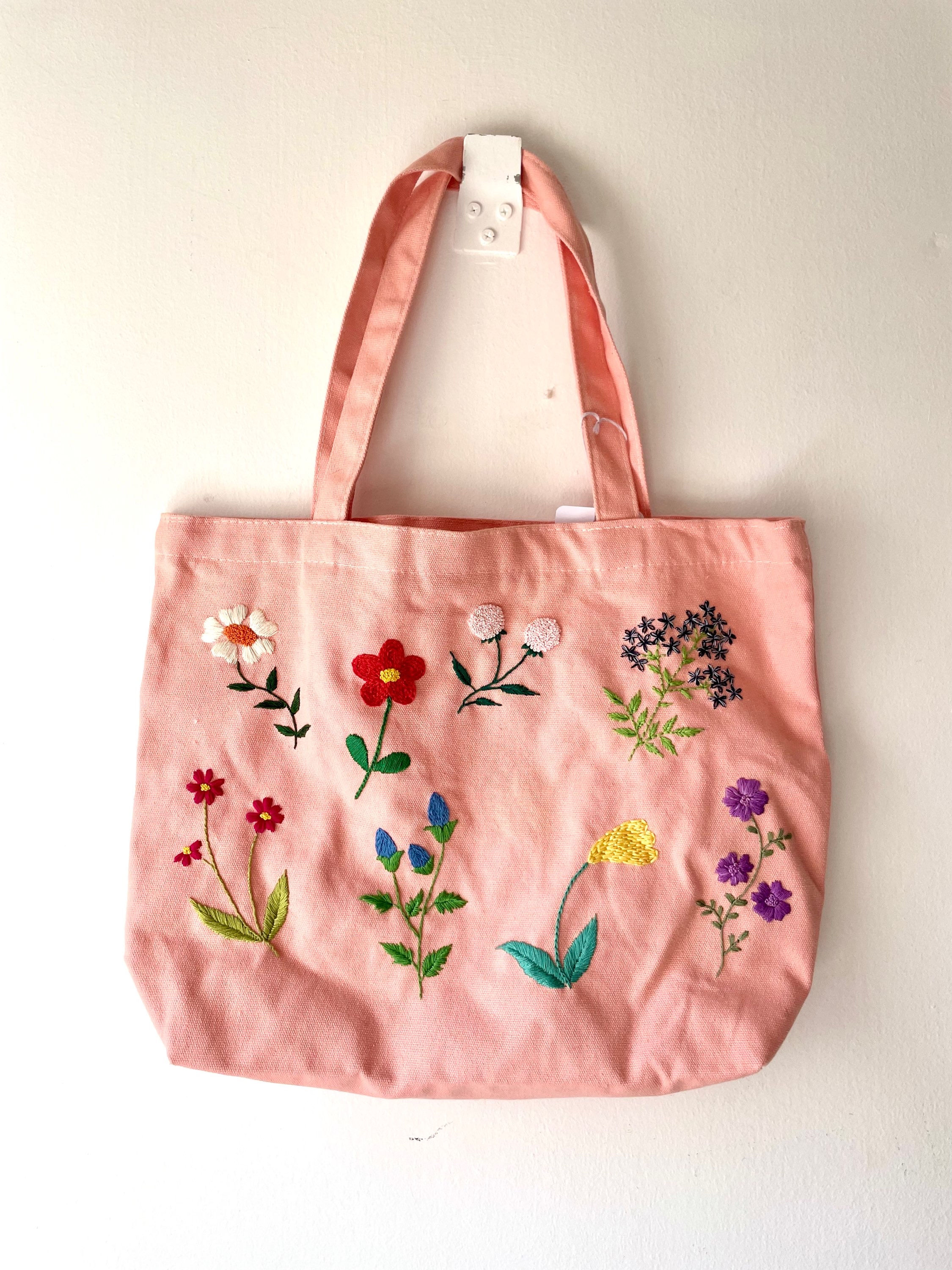 Embroidered floral handbag 