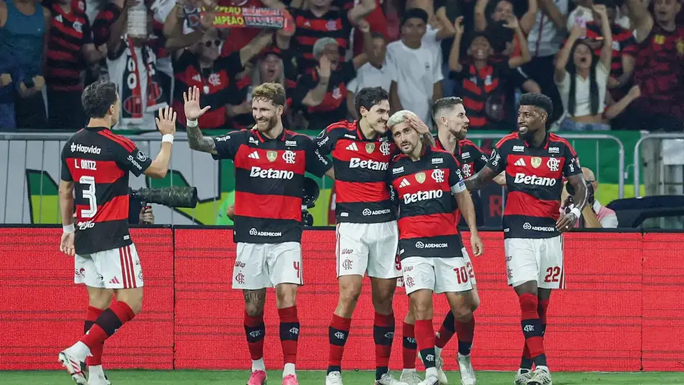 Em noite de golaços, Rubro-Negro faz 2 a 1 e vai às quartas de final