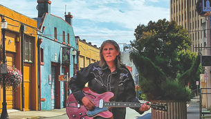 What Makes Rusty Reid's "HEAD TO HEART" (Remix) a Standout Rock and Roll Performance?