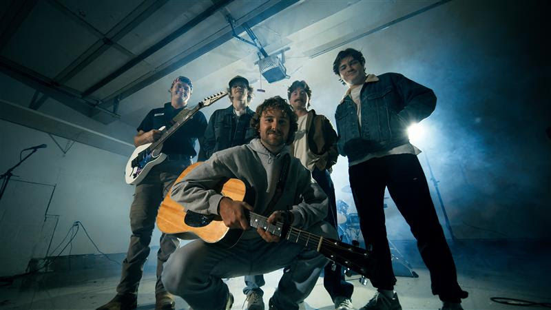 Sons of Habit Return With “Keep Comin’ Back” Featuring Ava HallTE 