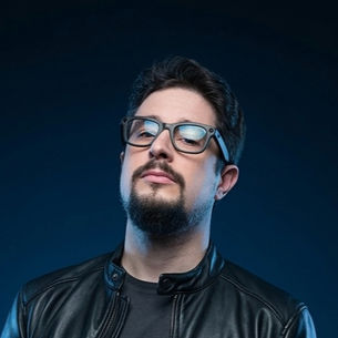 Ron Morven Captivates With "Meet me at Shu Ibiza," A Radiant Summer Anthem Filled With Hypnotic Vocals, Cinematic Energy, And Irresistible Ibiza Spirit 