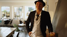 Peter Martin Voy Delivers A Bold, Dreamy Triumph With “Safe With Me” That Feels Instantly Timeless