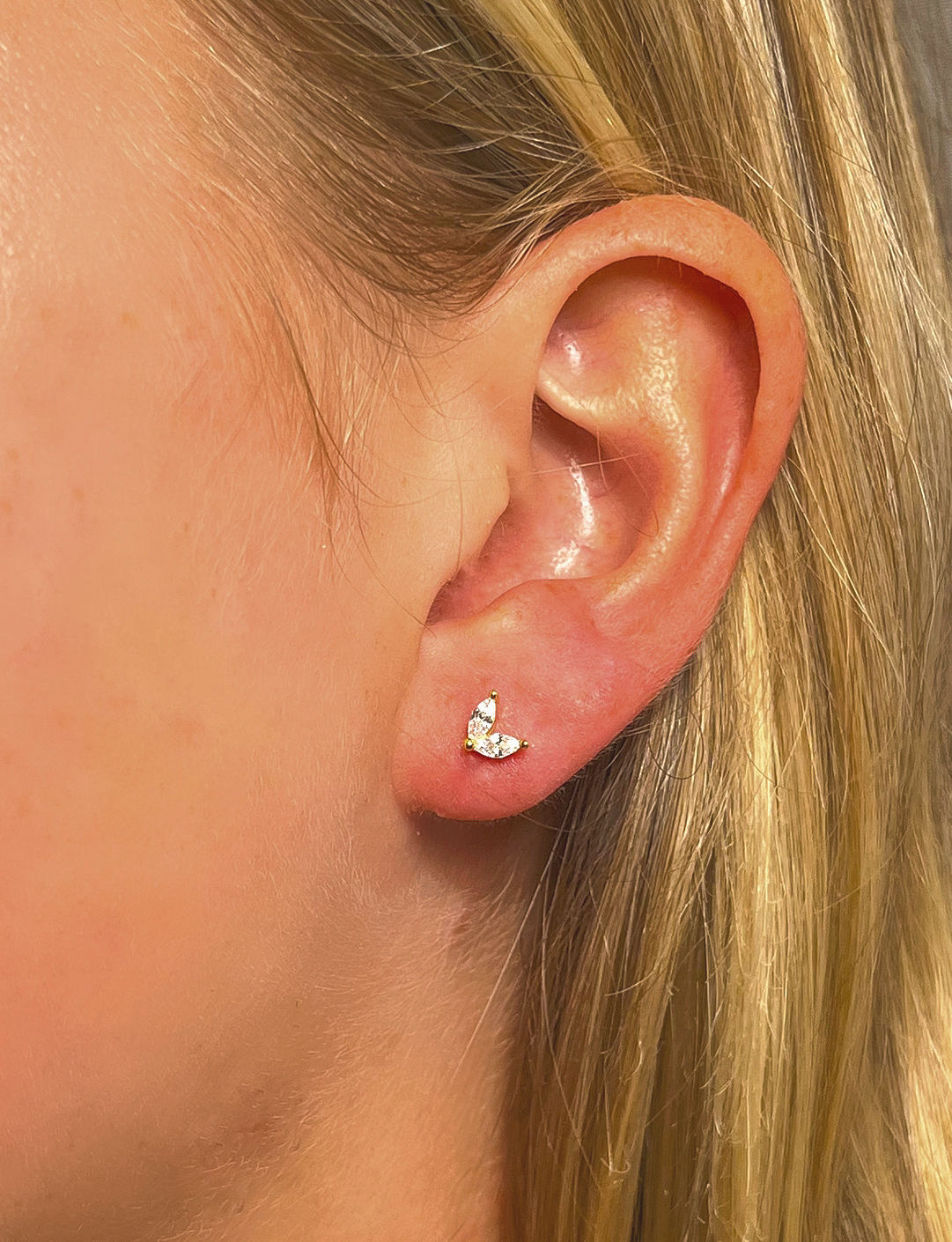 Lyra white gold stud earring