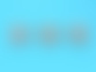 Three wooden discs on a blue background depict online shopping: a screen, package, and delivery truck, connected by arrows.