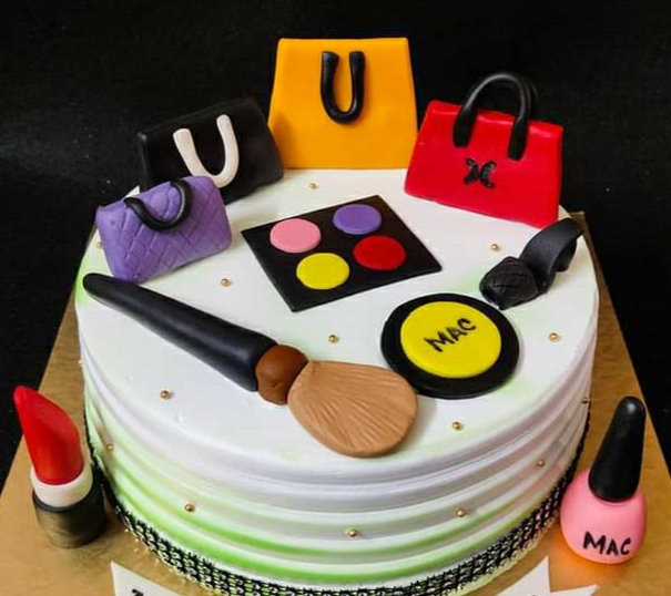 Make Up Box Theme Cake 1 Pound Moms Magic Delight