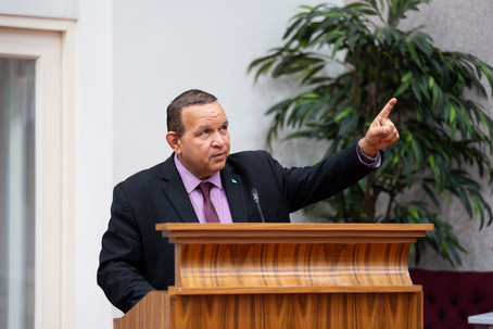 MIKE EMAN A SACA GERLIEN CROES Y RYCOND E NOBATONAN FOR DI SALA