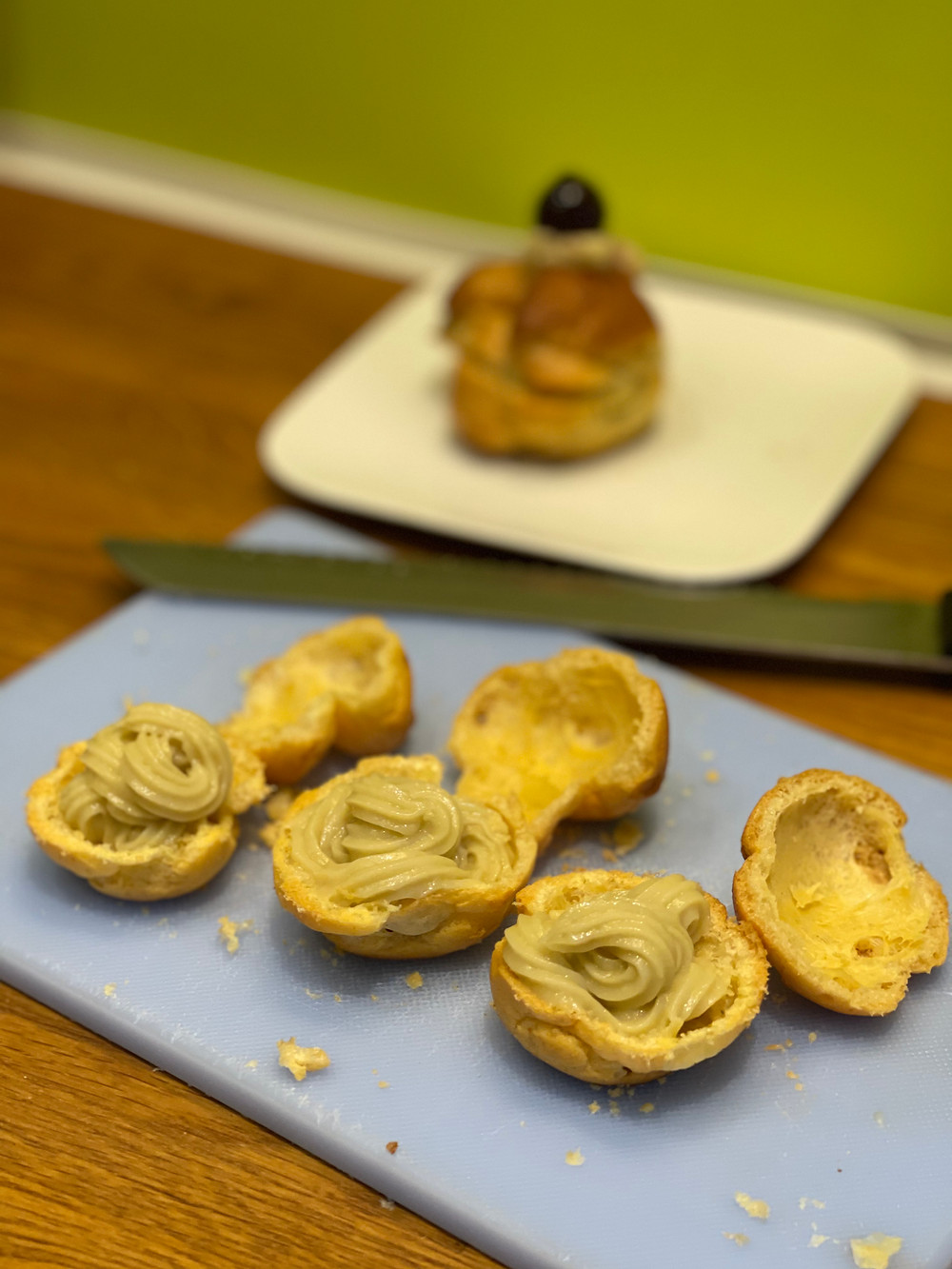 Choux Farcis de crème pâtissière