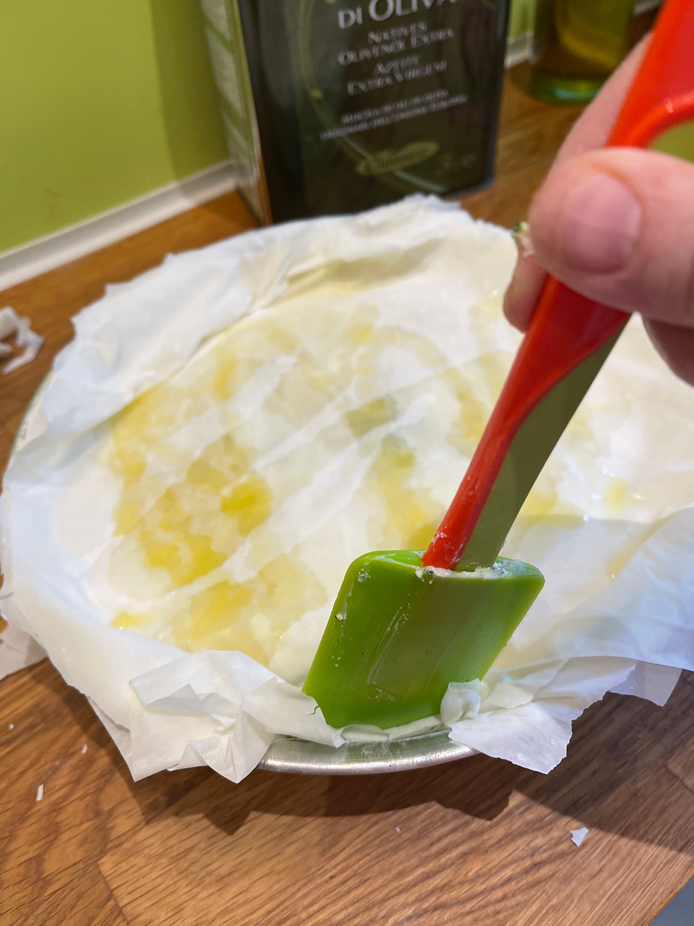 Insérer les feuilles autour de la Torta Pasqualina