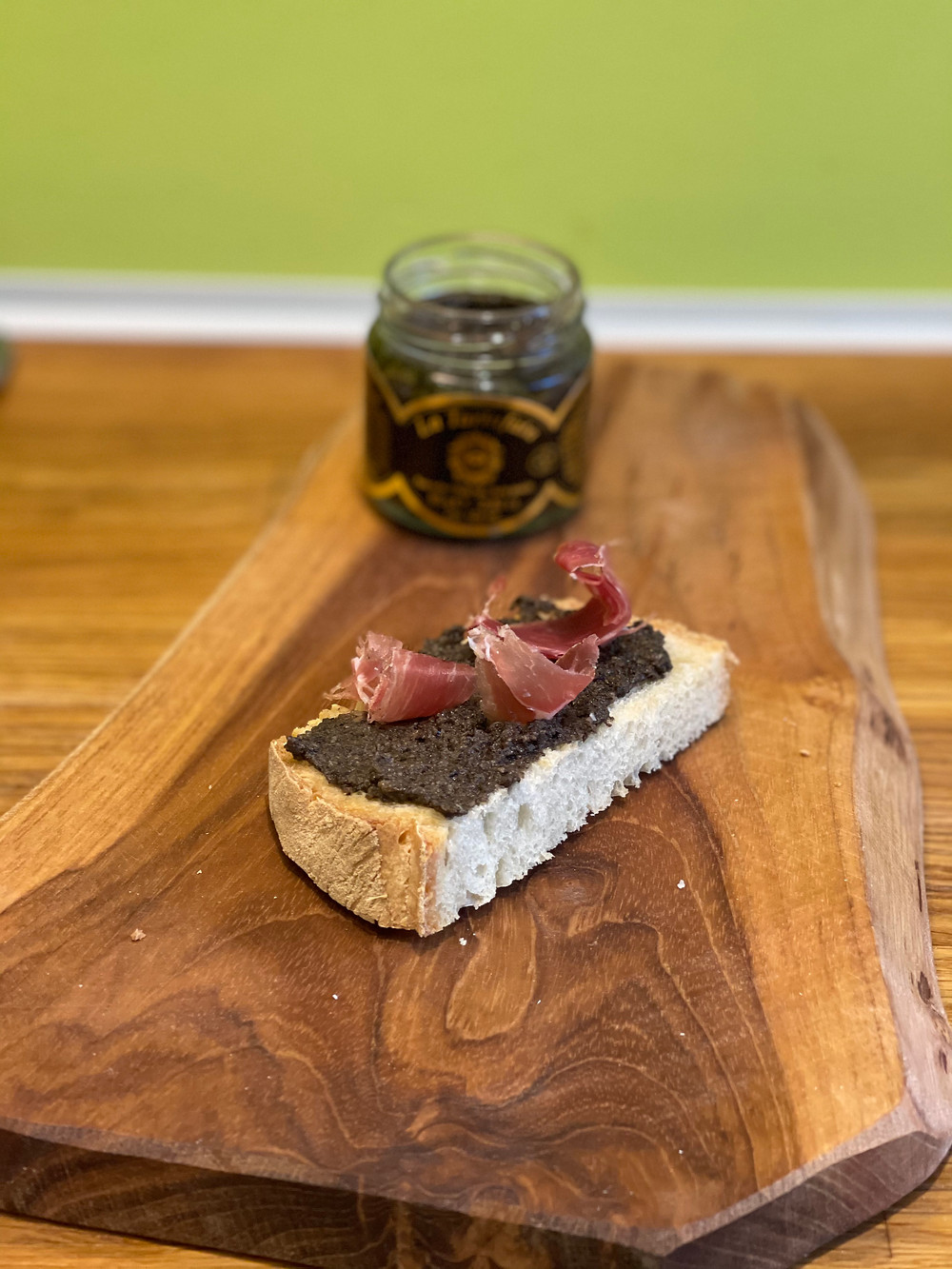 Bruschetta de crème de truffe et coppa by Agridistribution