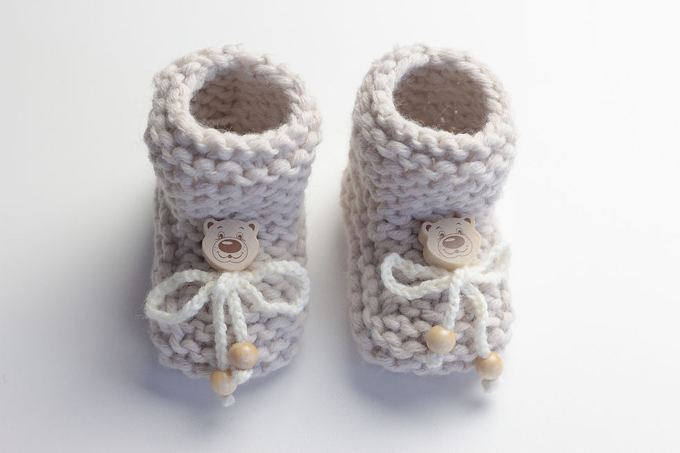 Thumbnail: Babyschuhe mit Holzbärchen