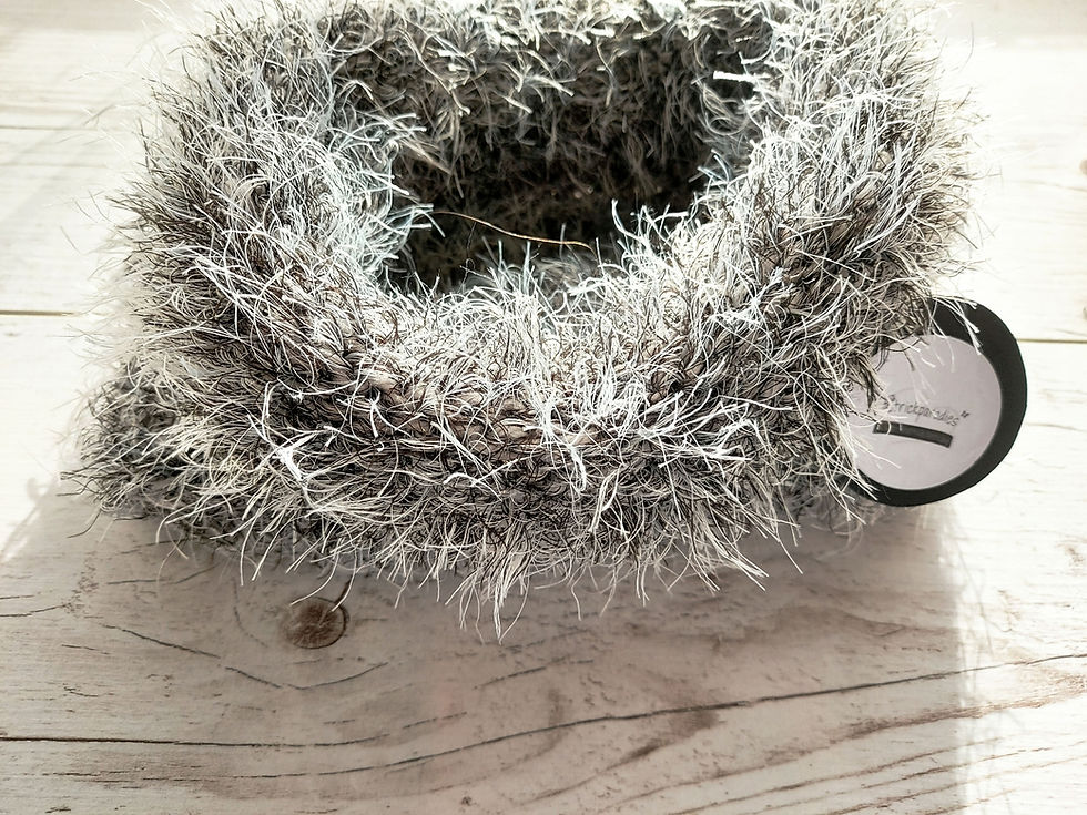 Thumbnail: Kuschelwarm Halswärmer,Loop -Strickparadies 