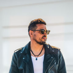 ESCUCHA “CIANURO”: LO NUEVO DE APOLINAR EN SU PROYECTO COMO SOLISTA.