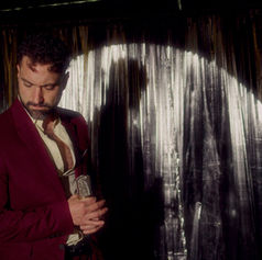 "FANTASMAS DE AMOR": UN ECO NOSTÁLGICO ENTRE EL ROCK Y EL SHOEGAZE.