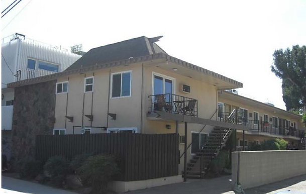 2854 Rowena Avenue.png