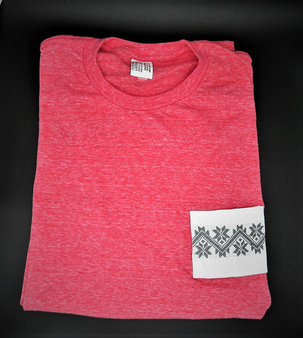 T-shirt rojo claro bolsa blanca con gris