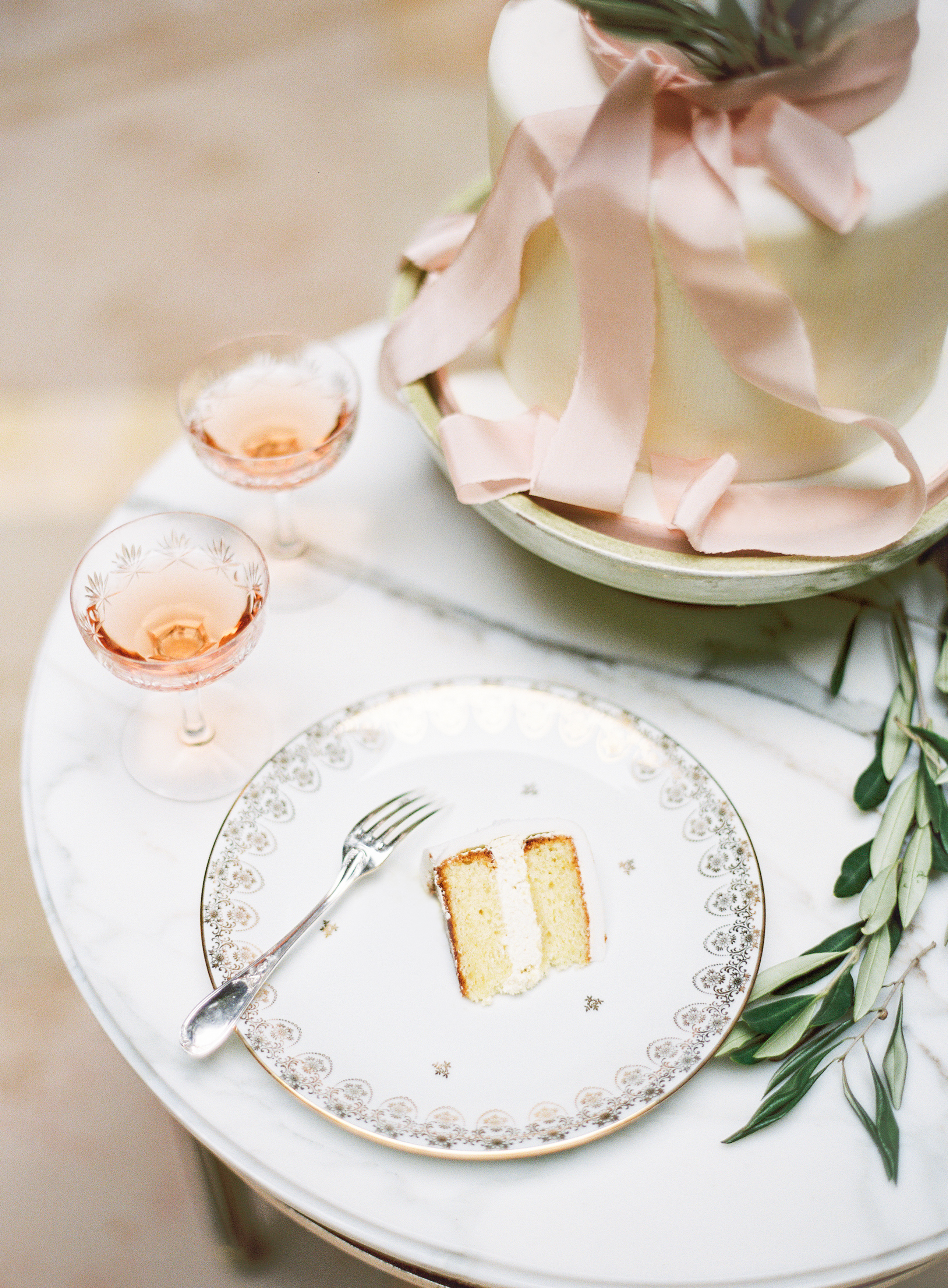 Cake_Cutting_©_Oliver_Fly_Photography_2.