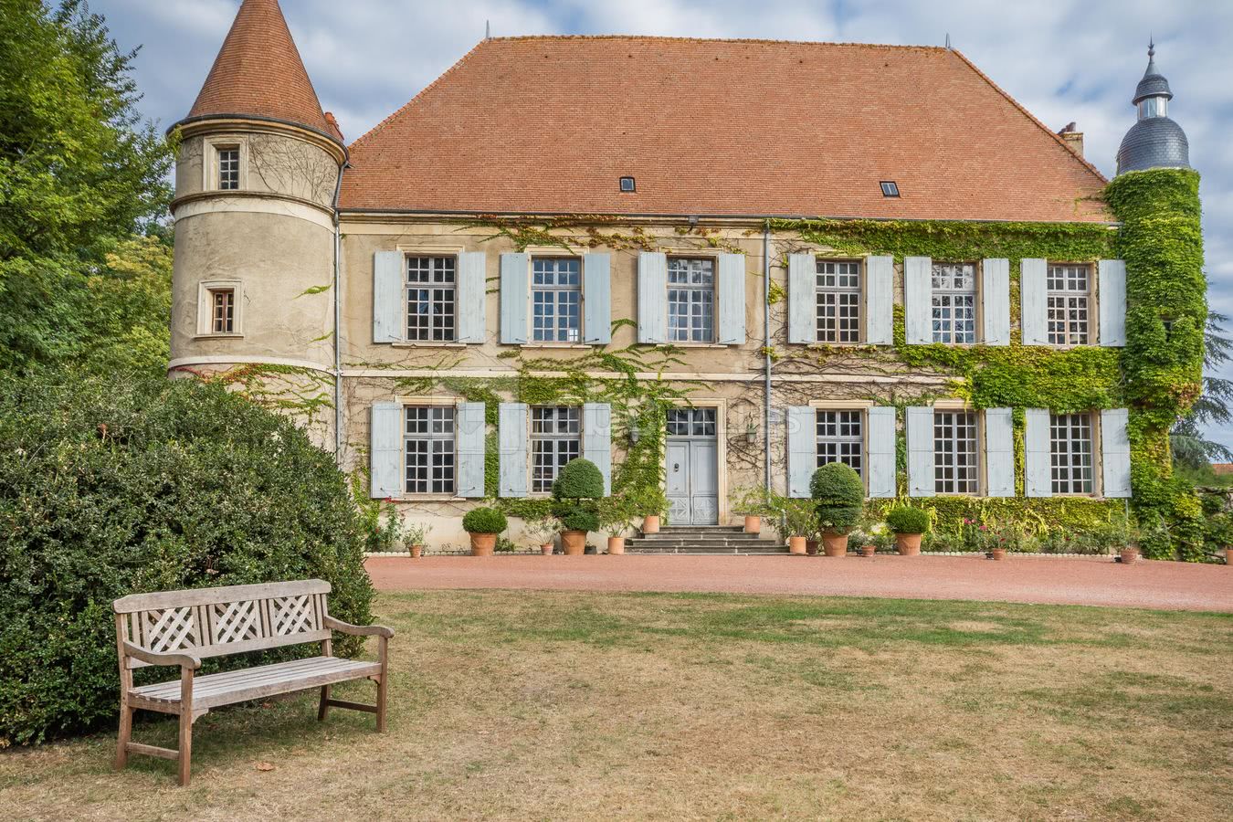 Château de la Salle à La Pacaudière, lieu de réception