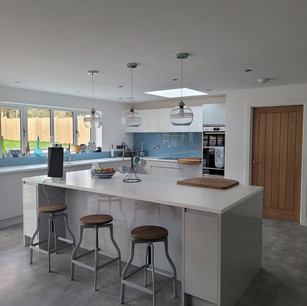 Kitchen and breakfast bar