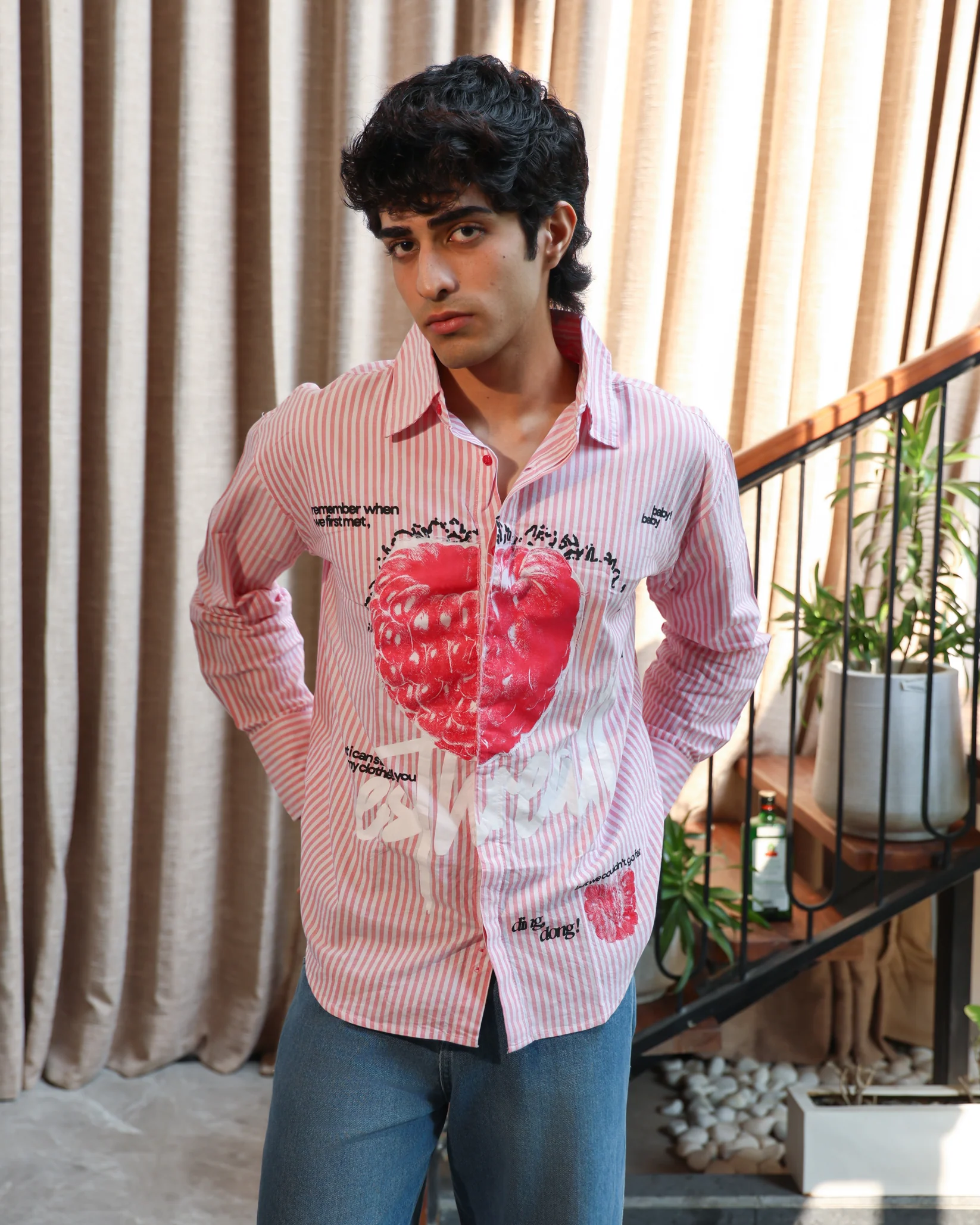 varun-dhawan-esthreall-shirt-full-look